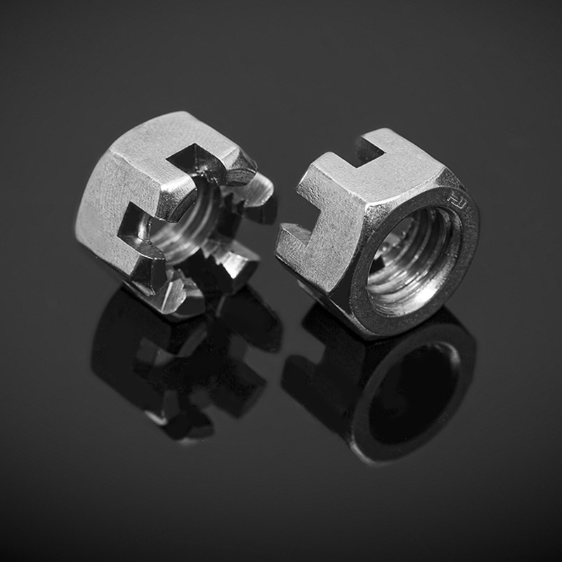 DIN 439 Cnónna tanaí heicseagán camfered cruach dhosmálta